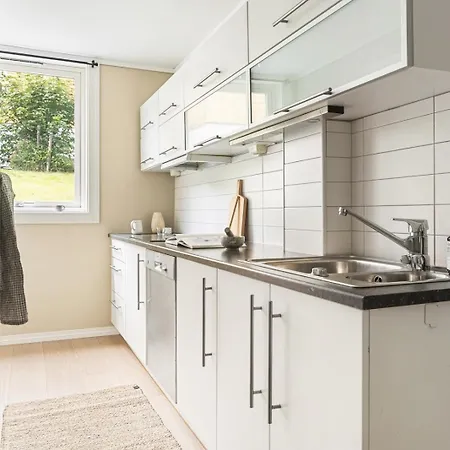 Sentral Med Parkering Og Peis Bergen