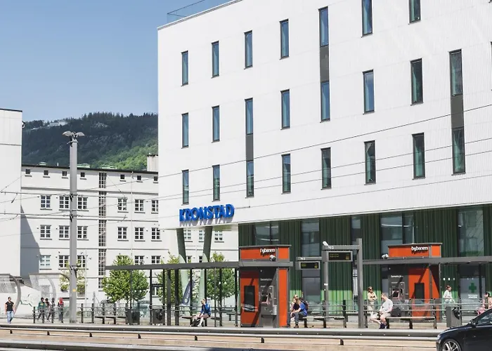 Sentral Med Parkering Og Peis 아파트 베르겐